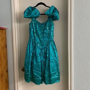 Vintage gunne sax 80s prom dress in teal green color with sparkly design